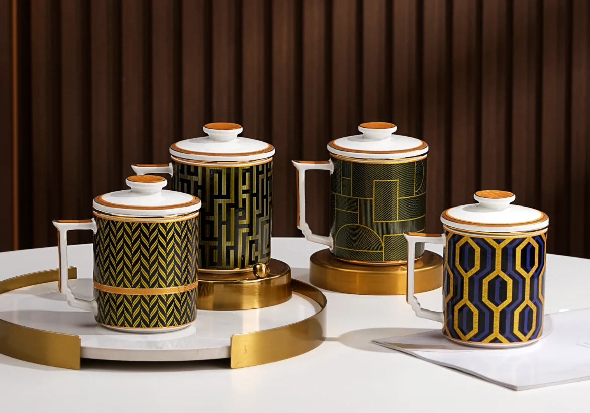 Black and Gold Collection Bone China Infuser Cup — Large Gift Box
